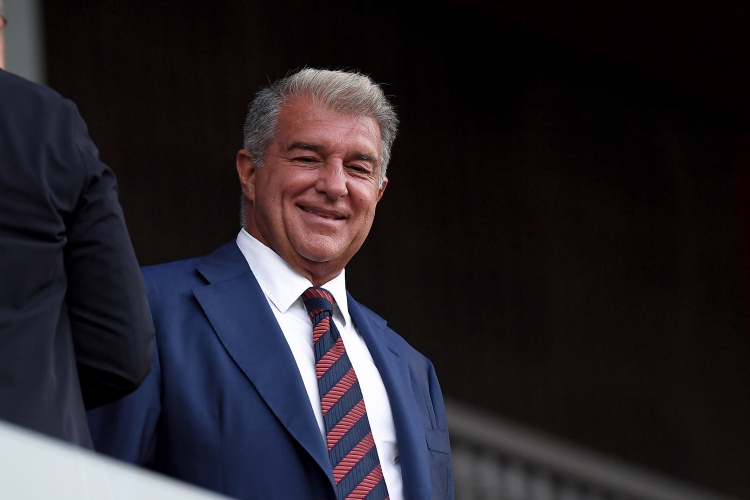 因此花费了, 个赛季