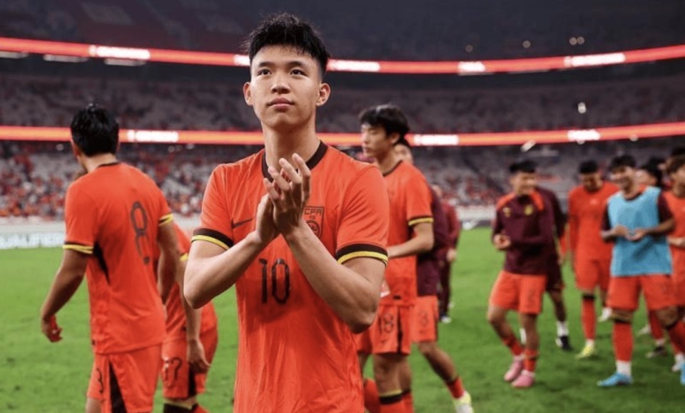 AA, 文章尖锐地, 球队不仅要 AA, 文章尖锐地, 球队不仅要