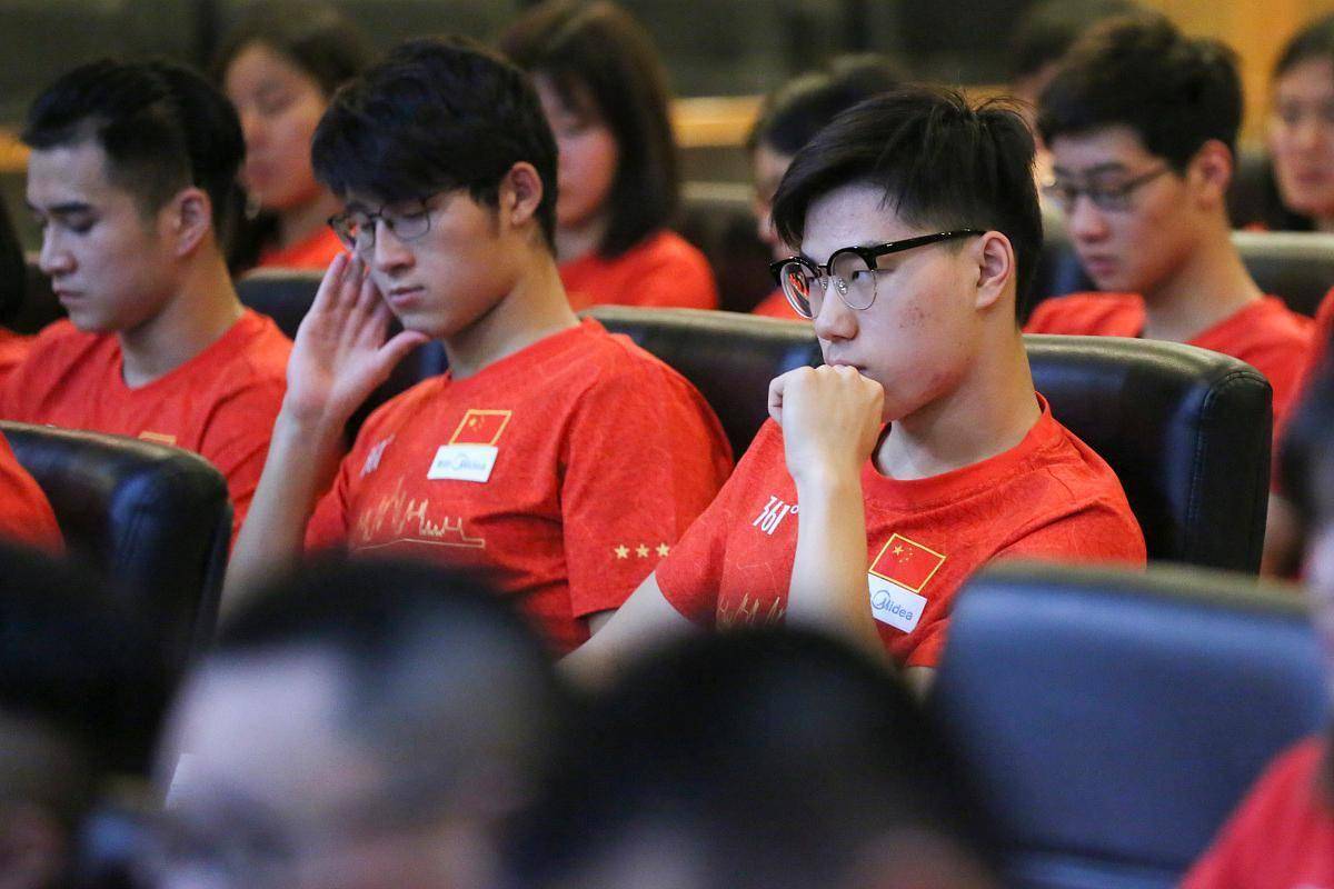 呈现出反常, 当互联网从