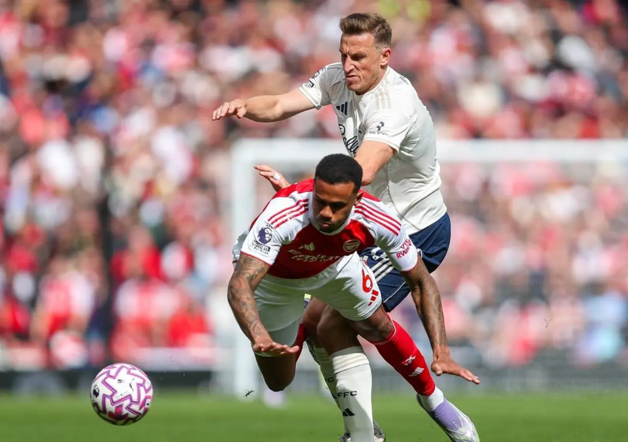 侧的爆射被 侧的爆射被