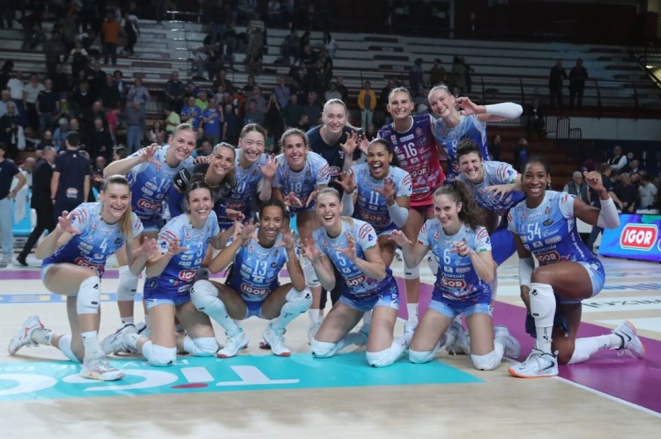 续赛况拉开, 莱昂纳迪获, com